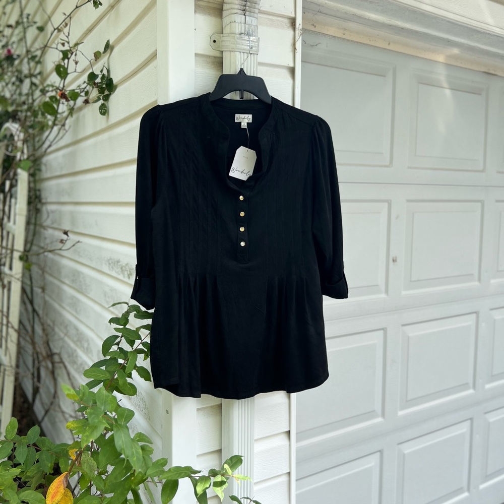 NWT Wonderly Pretty & Soft Suedes Black Fabric Pleated Front Top